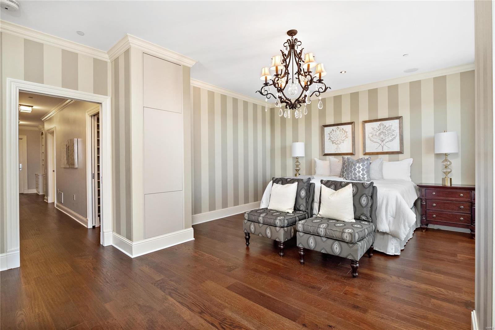 Plaza In Clayton A Condo The - Residential