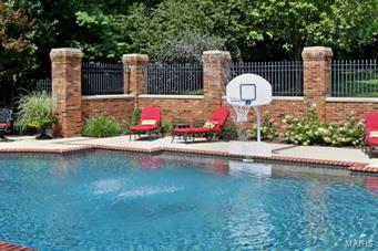 Huntleigh Manor - Residential