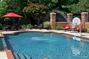 Huntleigh Manor - Residential