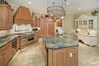 Huntleigh Manor - Residential