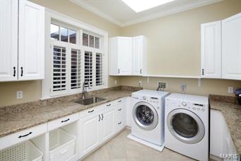 Huntleigh Manor - Residential