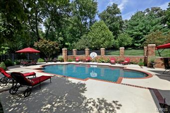 Huntleigh Manor - Residential