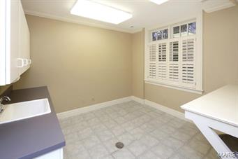 Huntleigh Manor - Residential