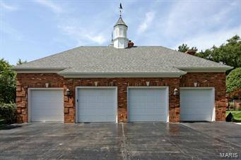 Huntleigh Manor - Residential