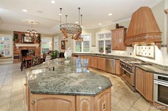 Huntleigh Manor - Residential