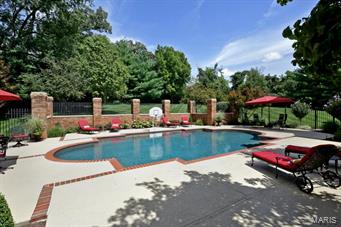 Huntleigh Manor - Residential