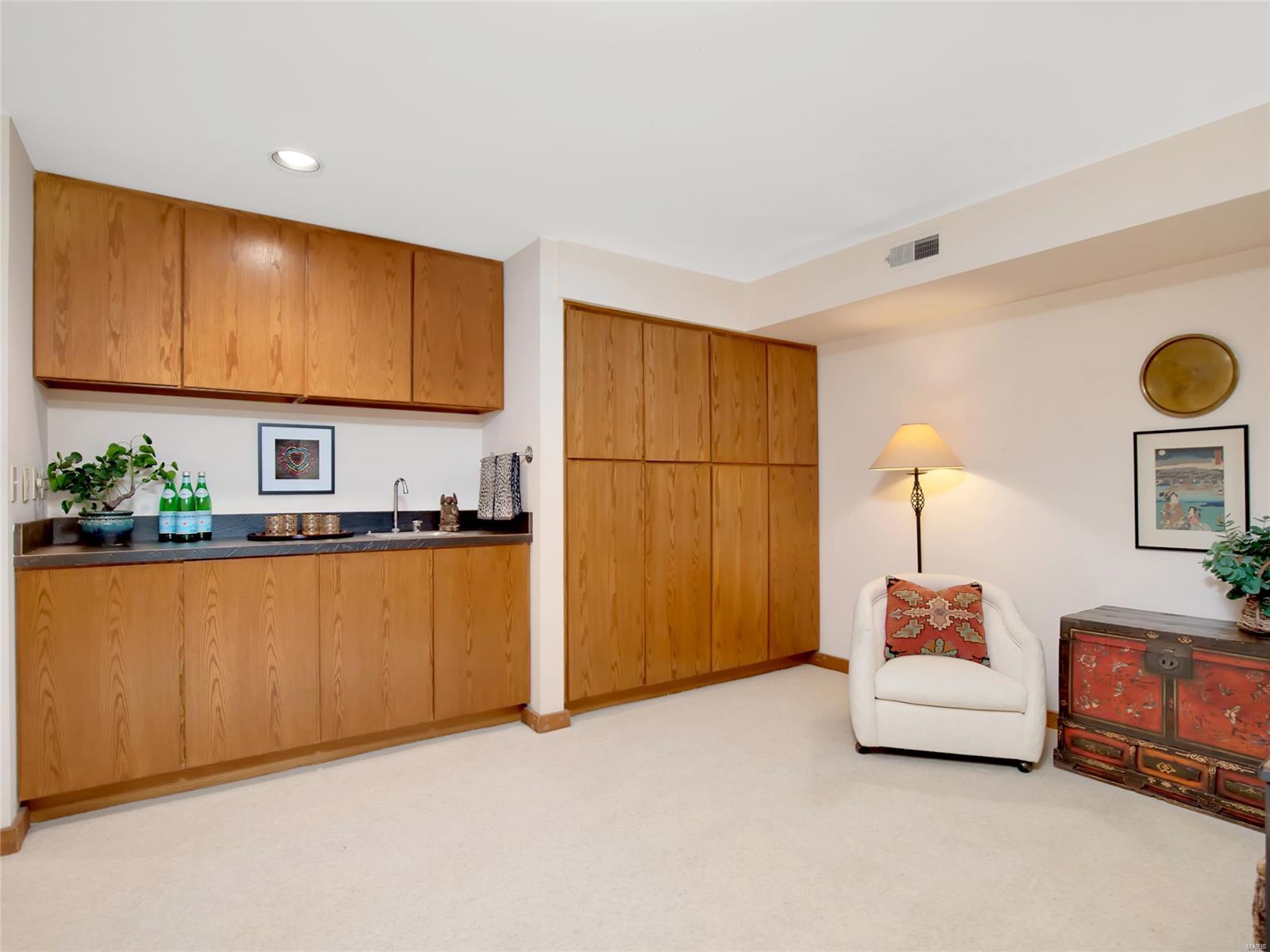 Central Pointe Condo - Residential