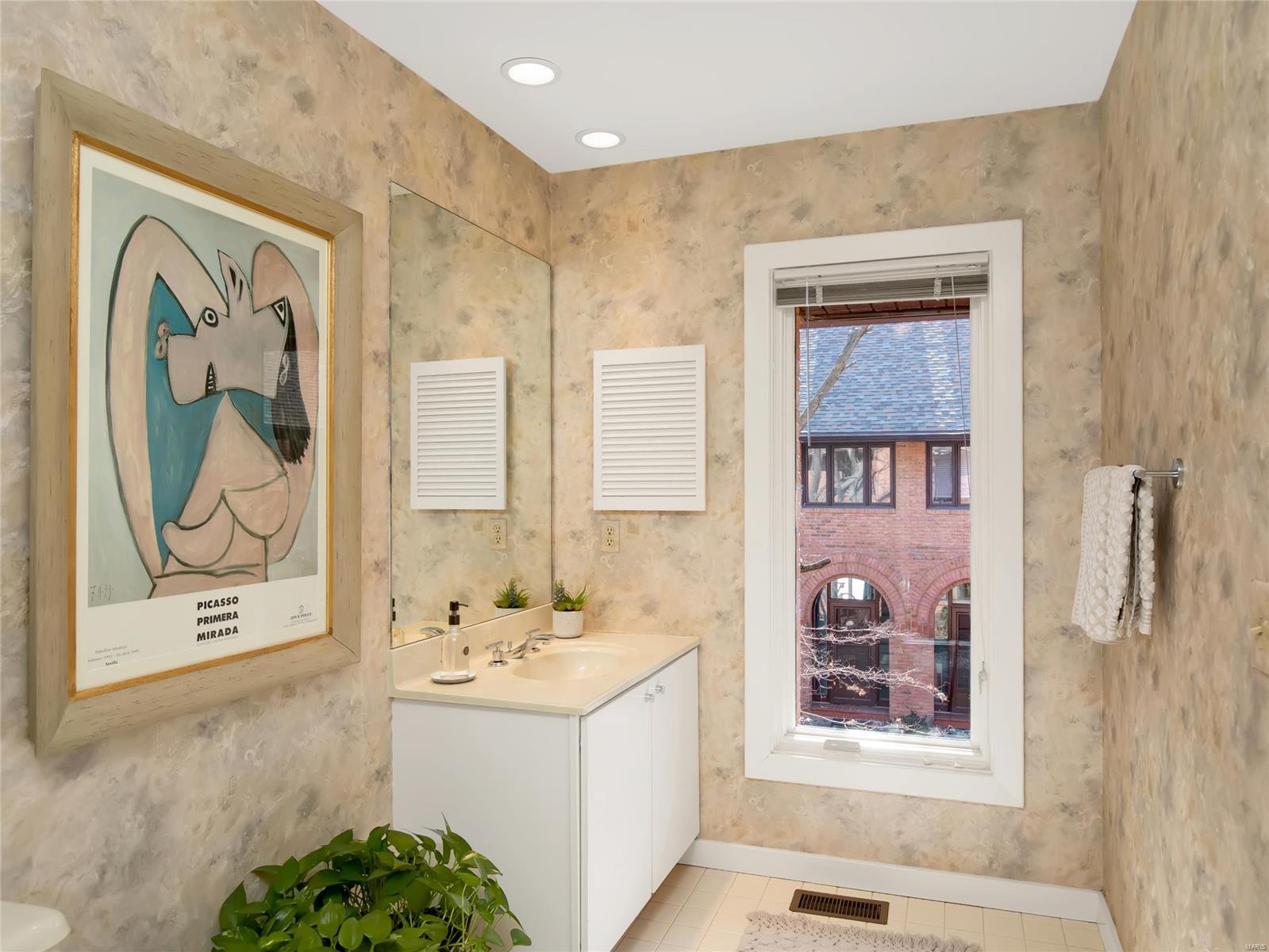 Central Pointe Condo - Residential