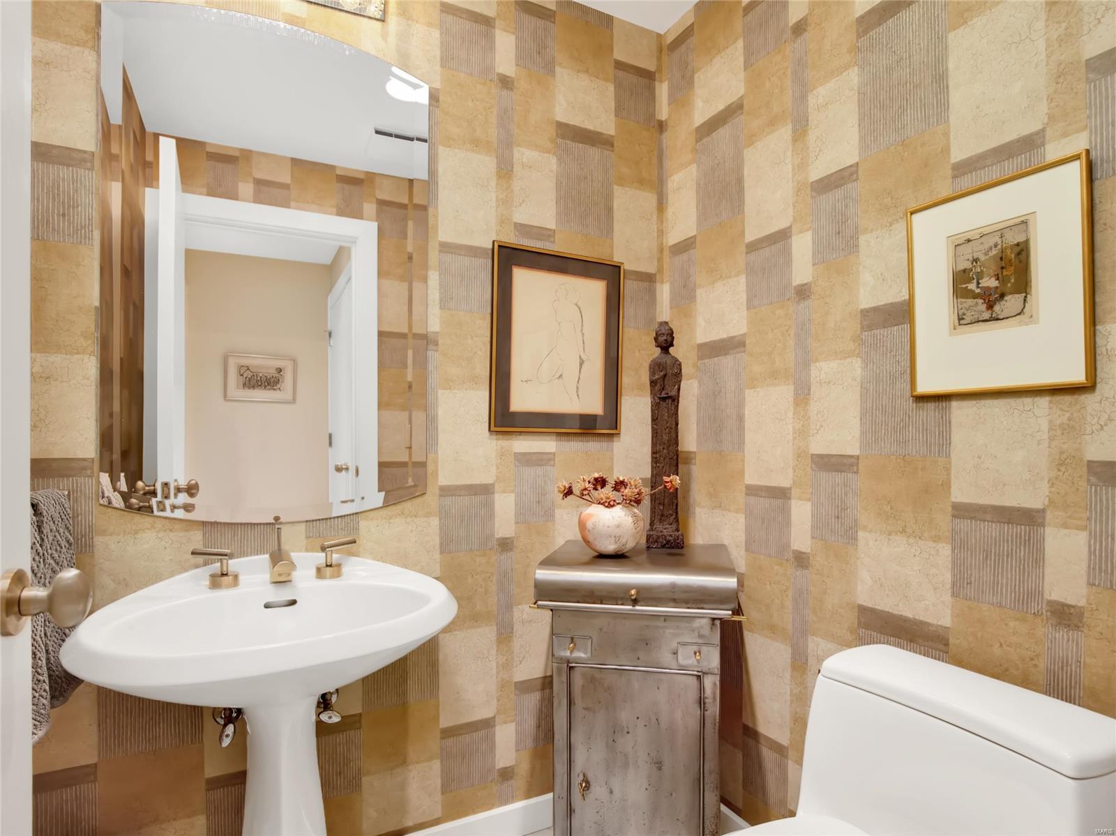 Central Pointe Condo - Residential