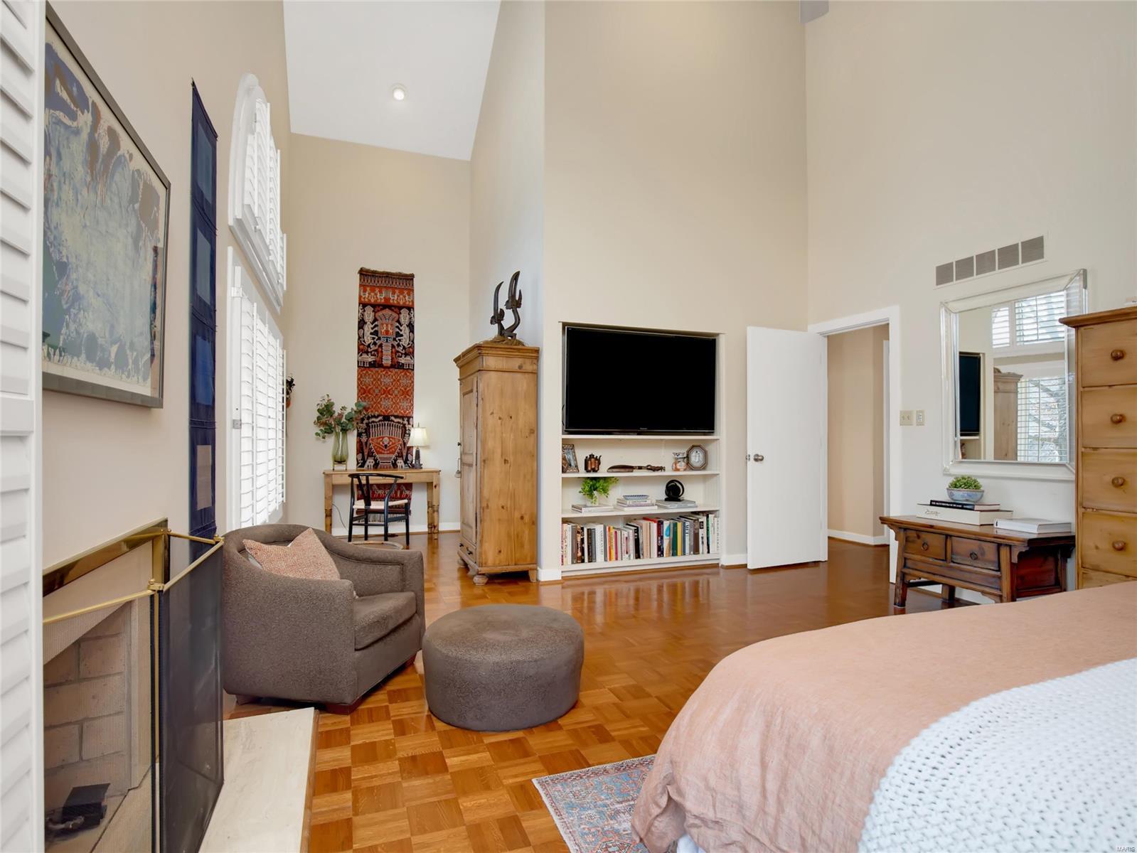 Central Pointe Condo - Residential