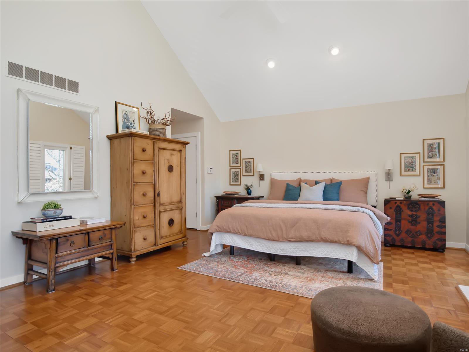 Central Pointe Condo - Residential