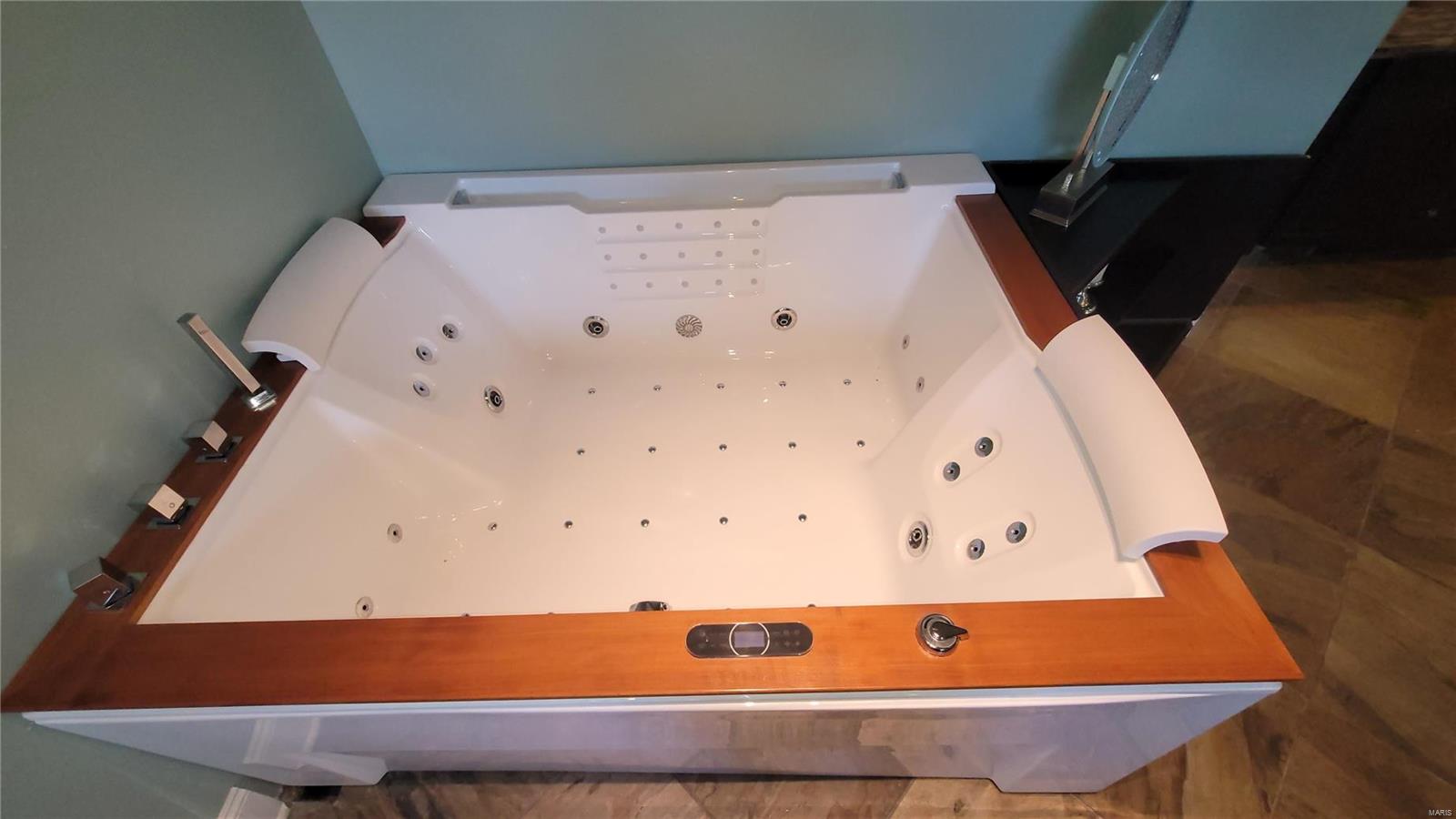 Fleur Du Bois - Residential