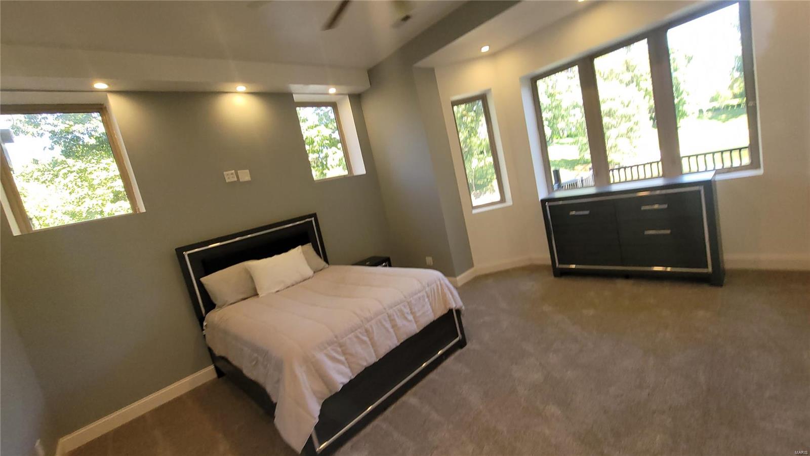 Fleur Du Bois - Residential