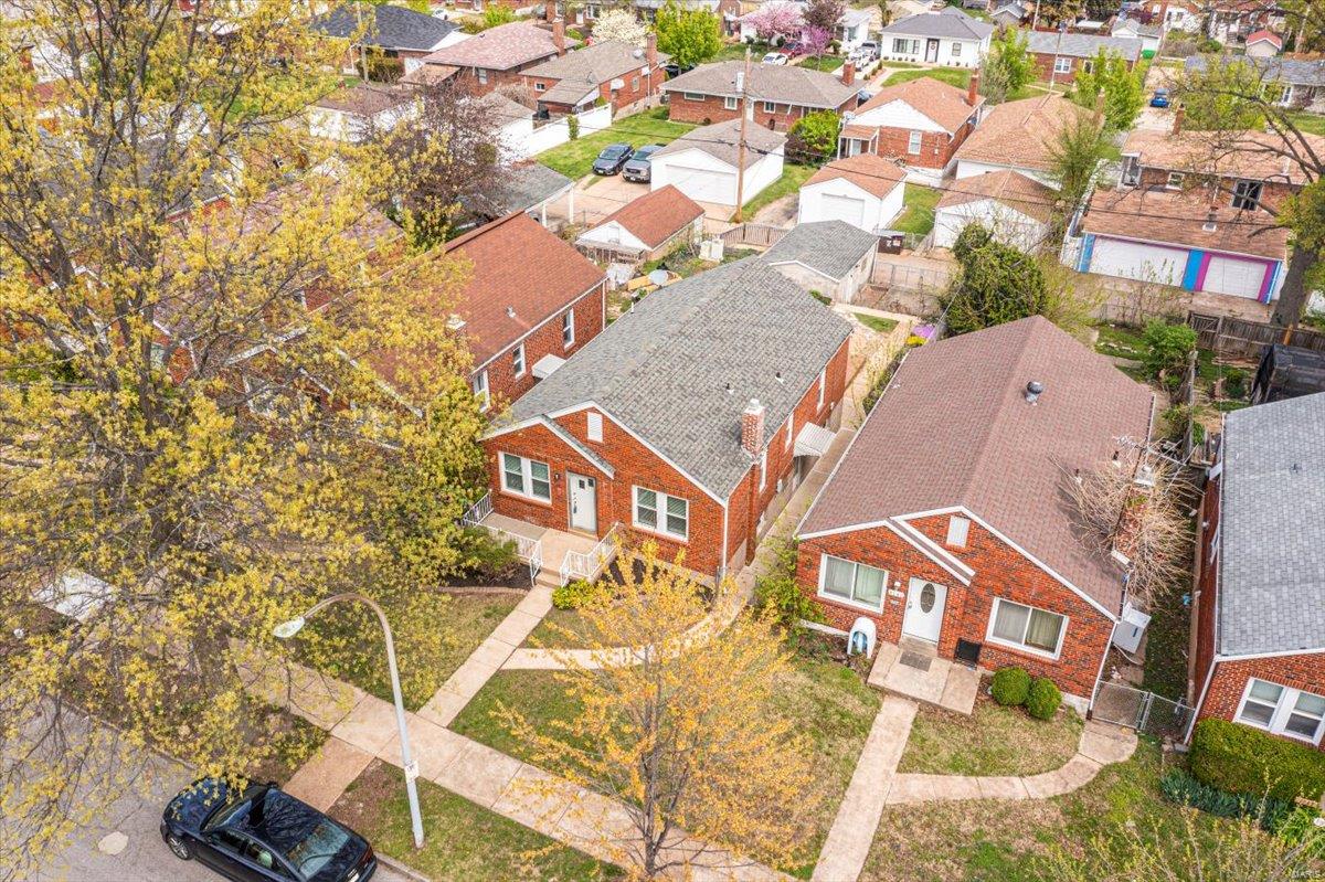 St Louis, Missouri 63116, United States, 2 Bedrooms Bedrooms, ,1 BathroomBathrooms,Residential,Pending,110943