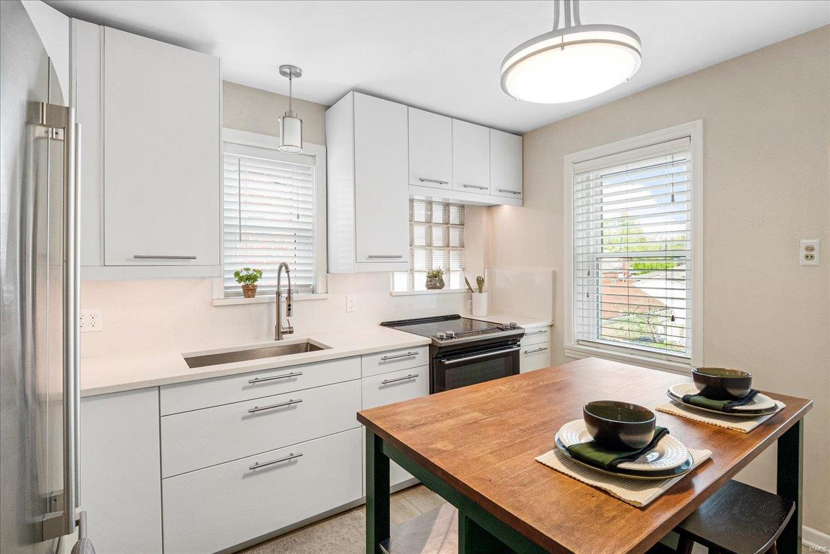 St Louis, Missouri 63116, United States, 2 Bedrooms Bedrooms, ,1 BathroomBathrooms,Residential,Pending,110943