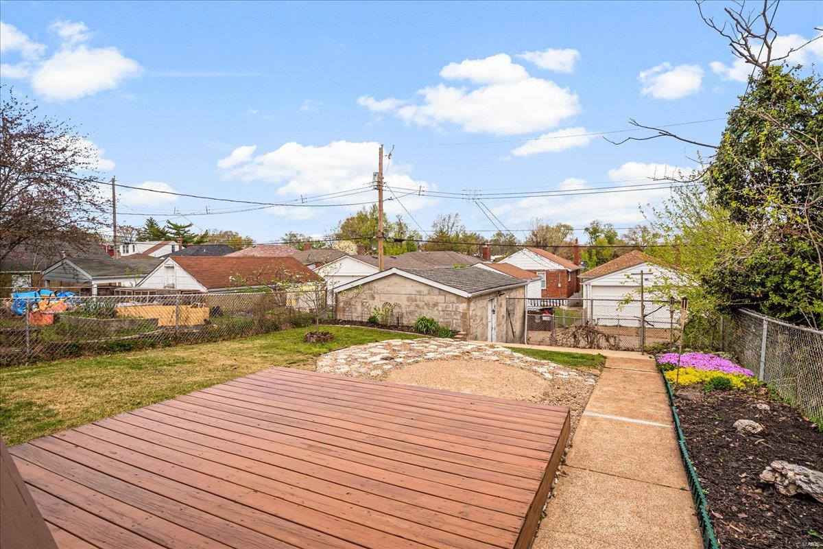 St Louis, Missouri 63116, United States, 2 Bedrooms Bedrooms, ,1 BathroomBathrooms,Residential,Pending,110943