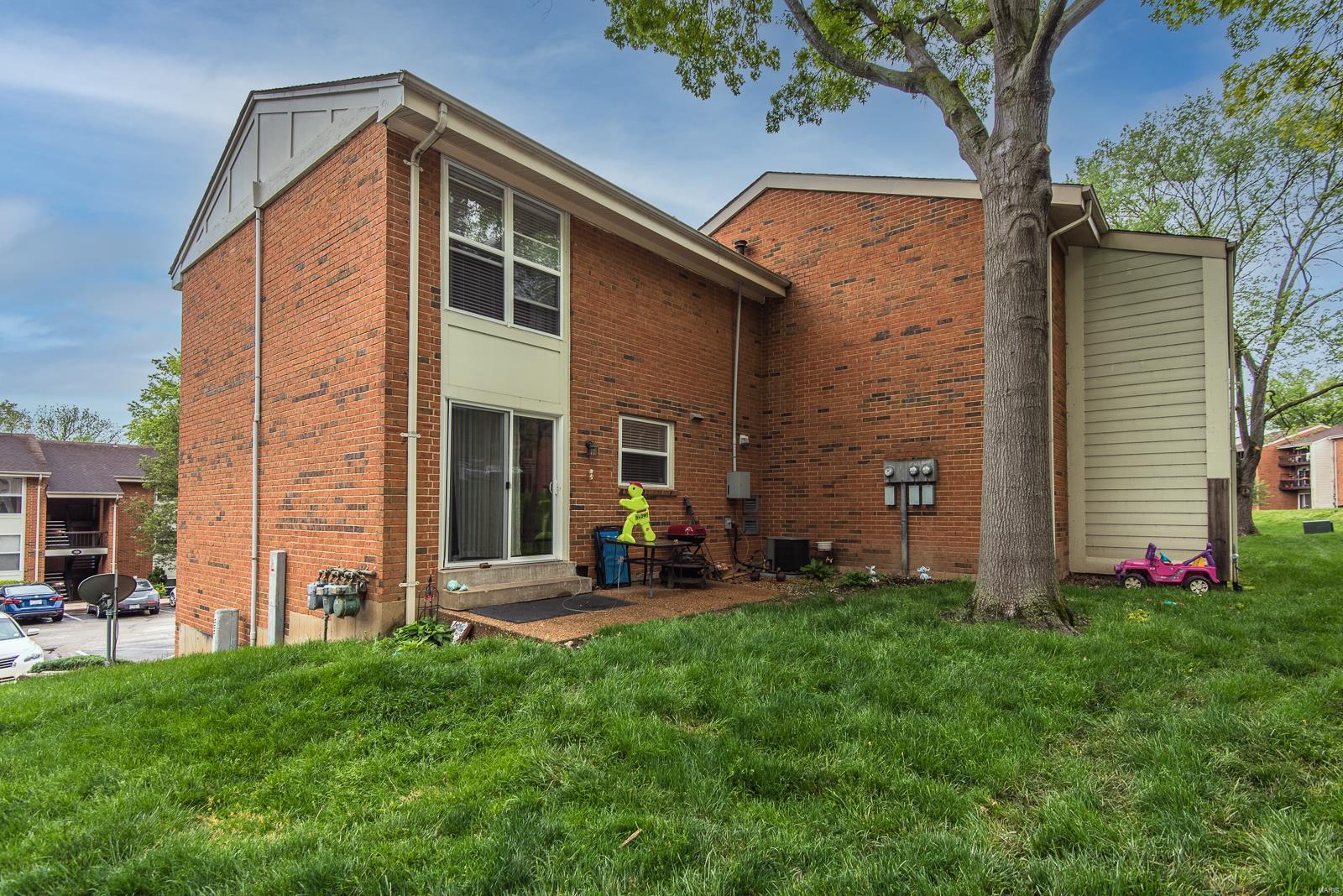 Greenbriar Condo - Residential