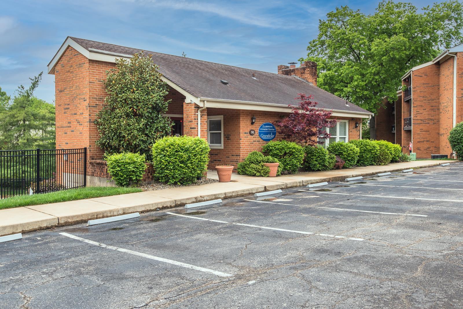 Greenbriar Condo - Residential