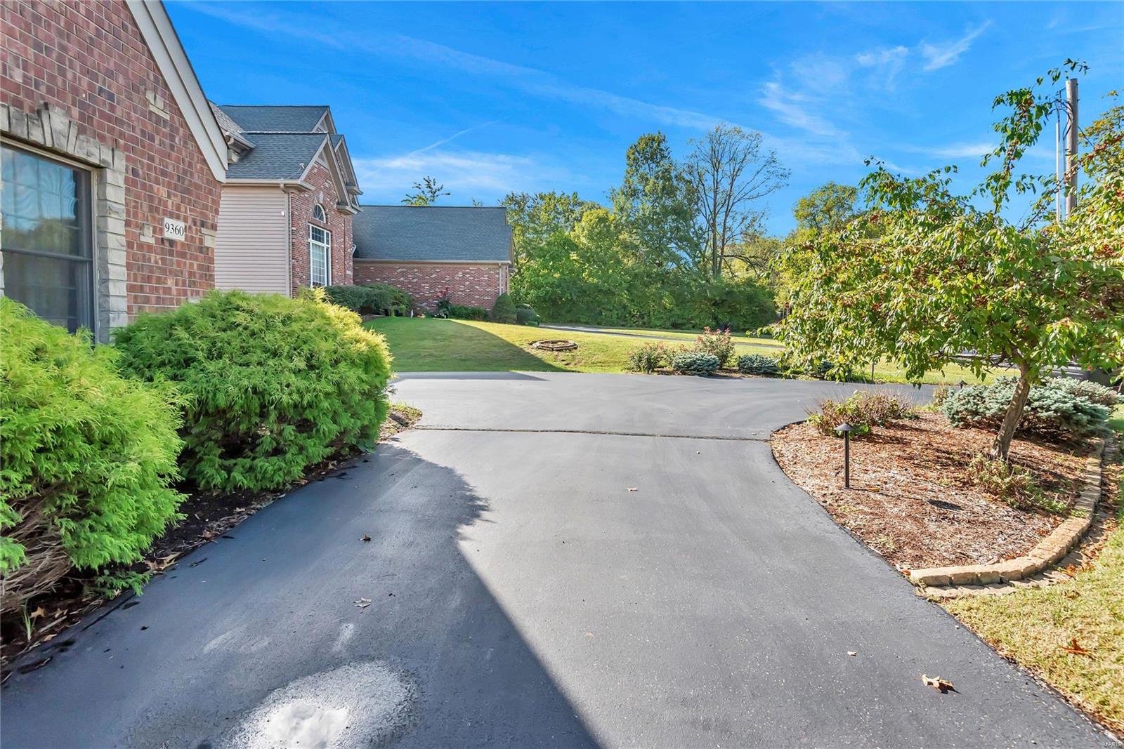 Le Pere Villa Place - Residential