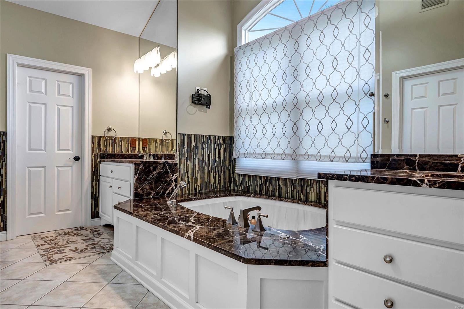 Le Pere Villa Place - Residential