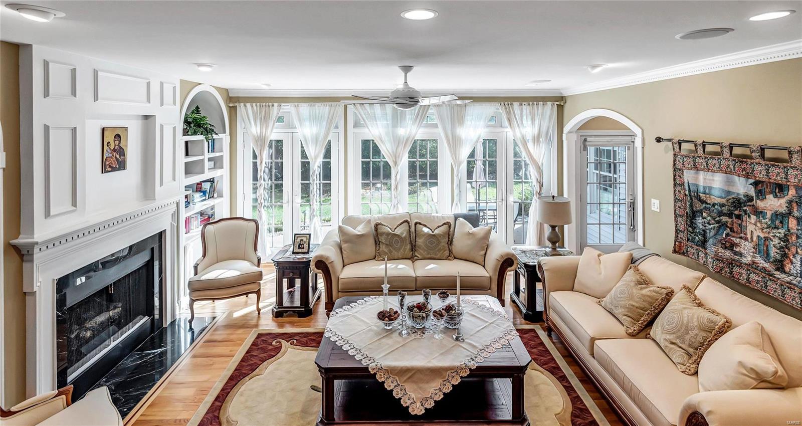 Le Pere Villa Place - Residential