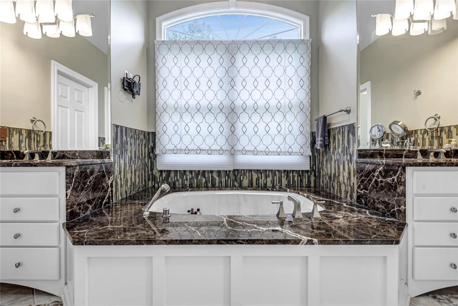 Le Pere Villa Place - Residential