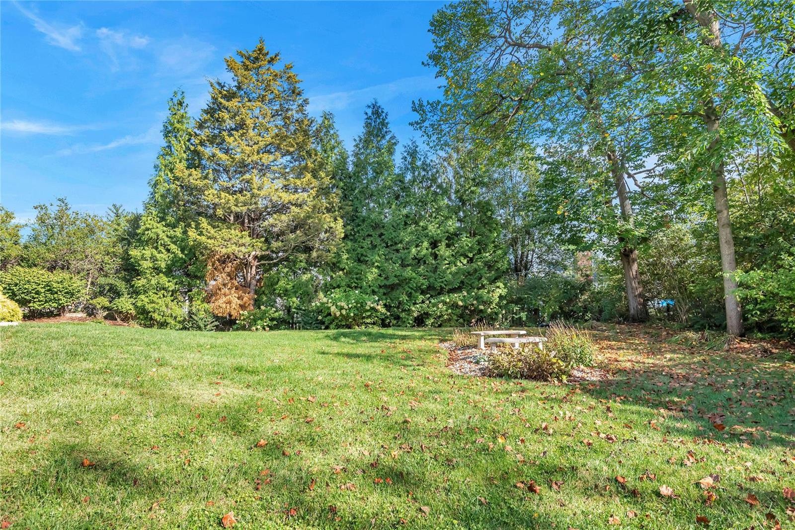 Le Pere Villa Place - Residential