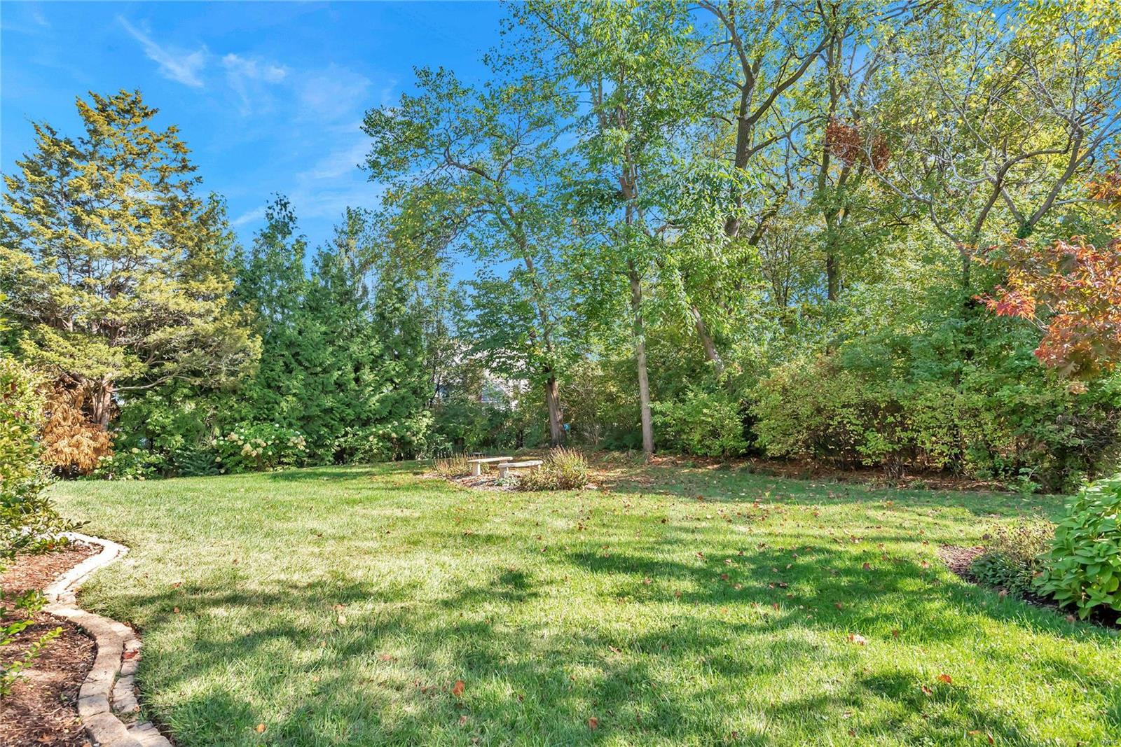 Le Pere Villa Place - Residential