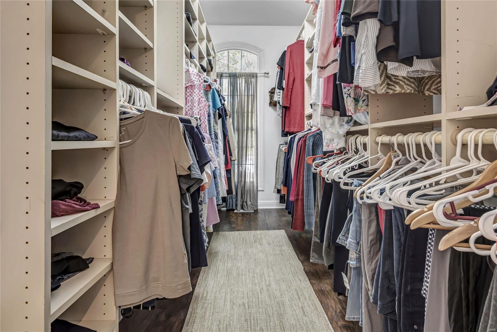 Le Pere Villa Place - Residential