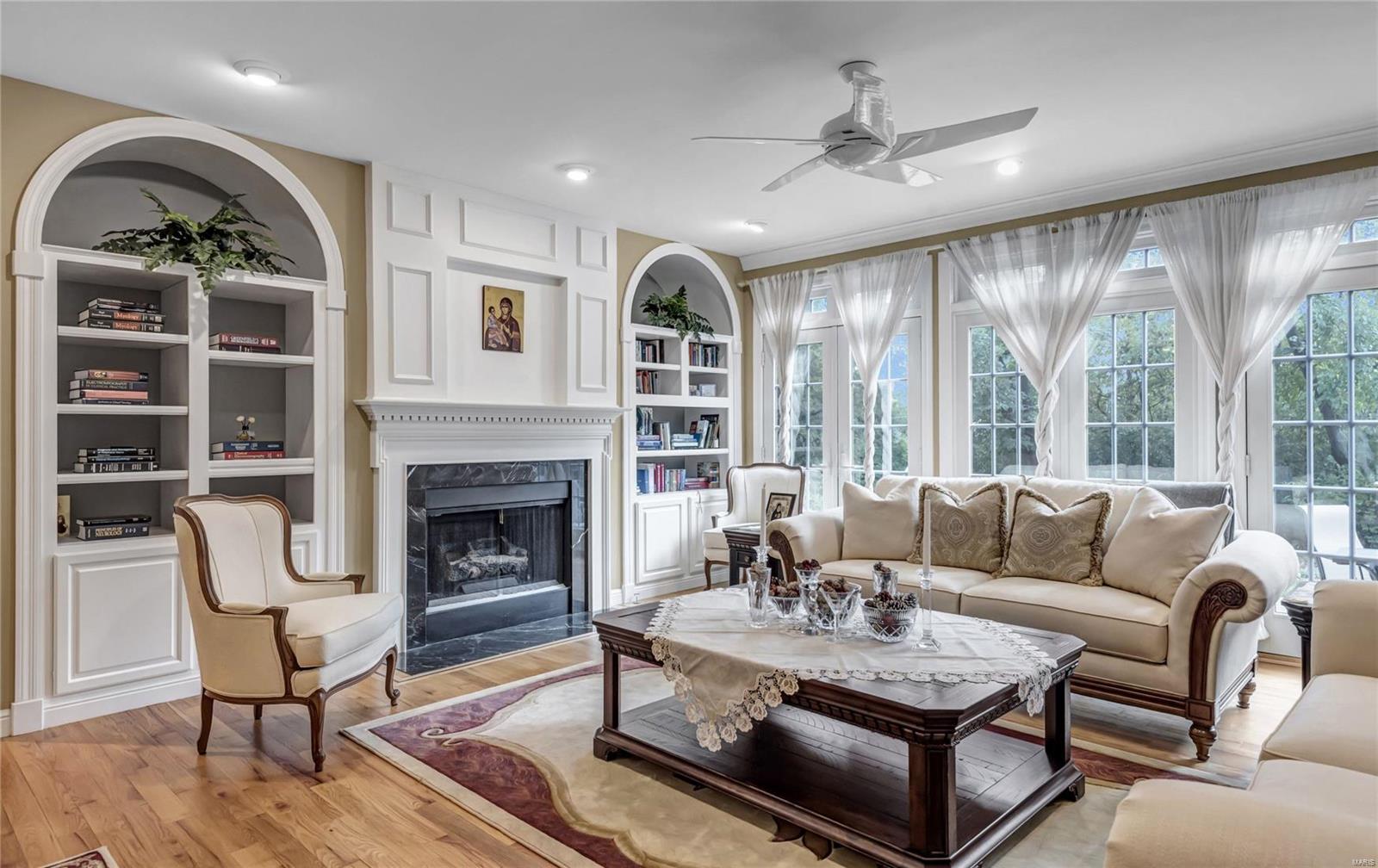 Le Pere Villa Place - Residential