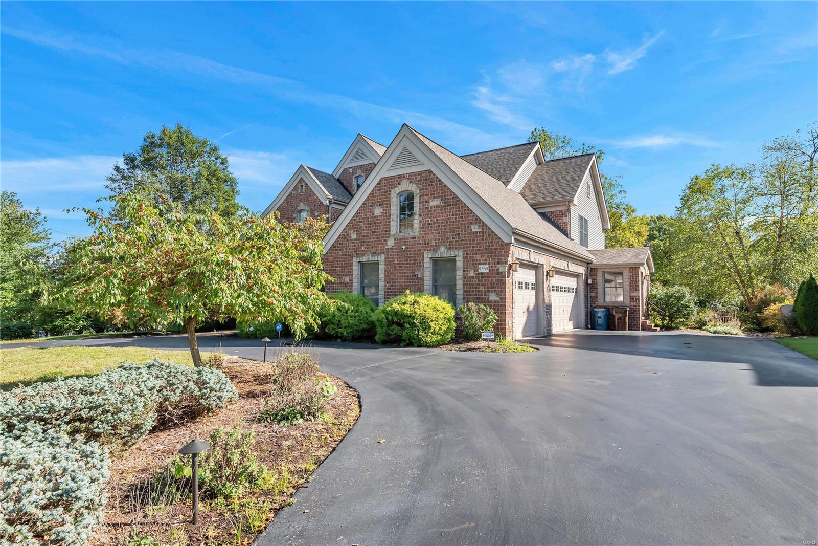 Le Pere Villa Place - Residential