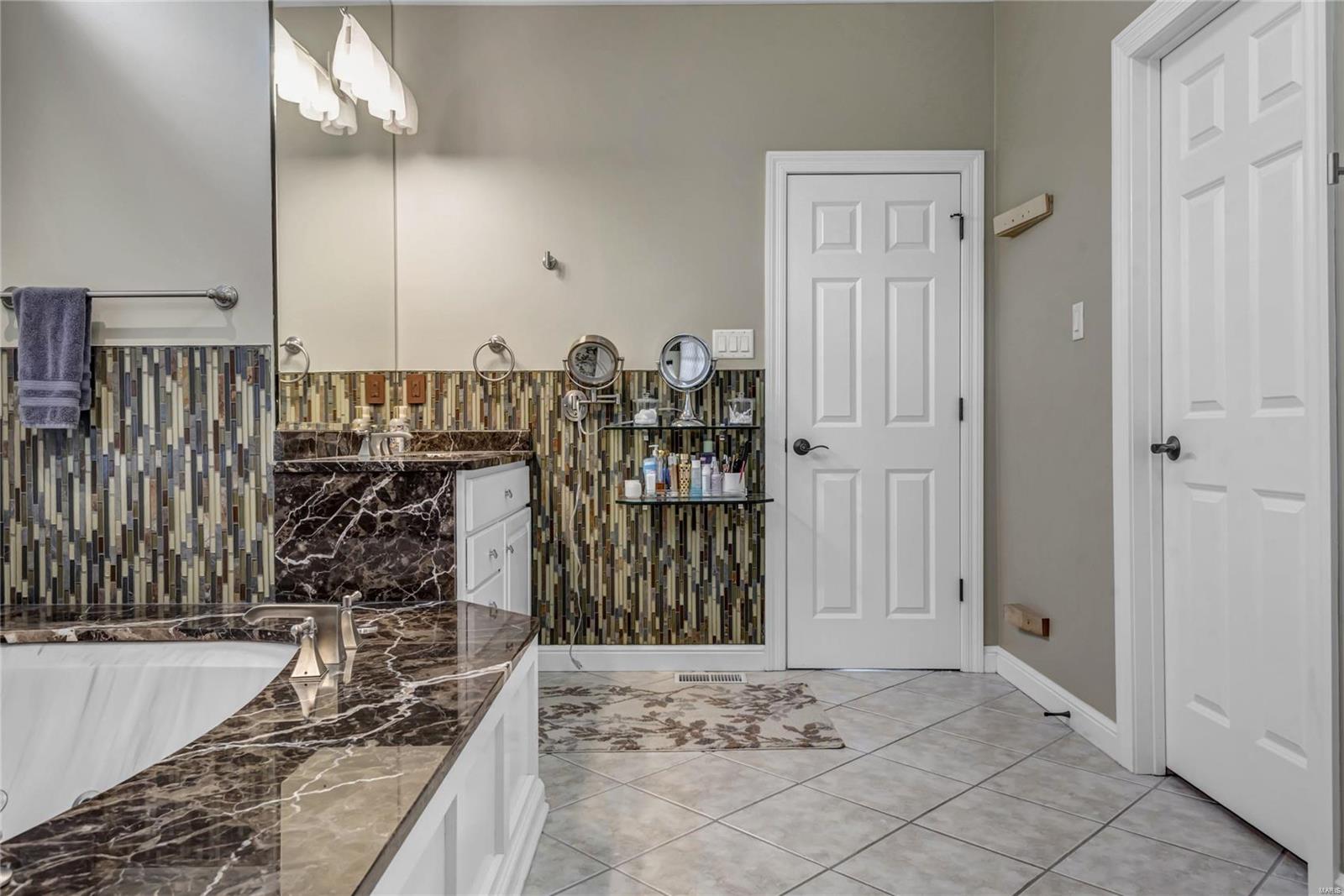 Le Pere Villa Place - Residential