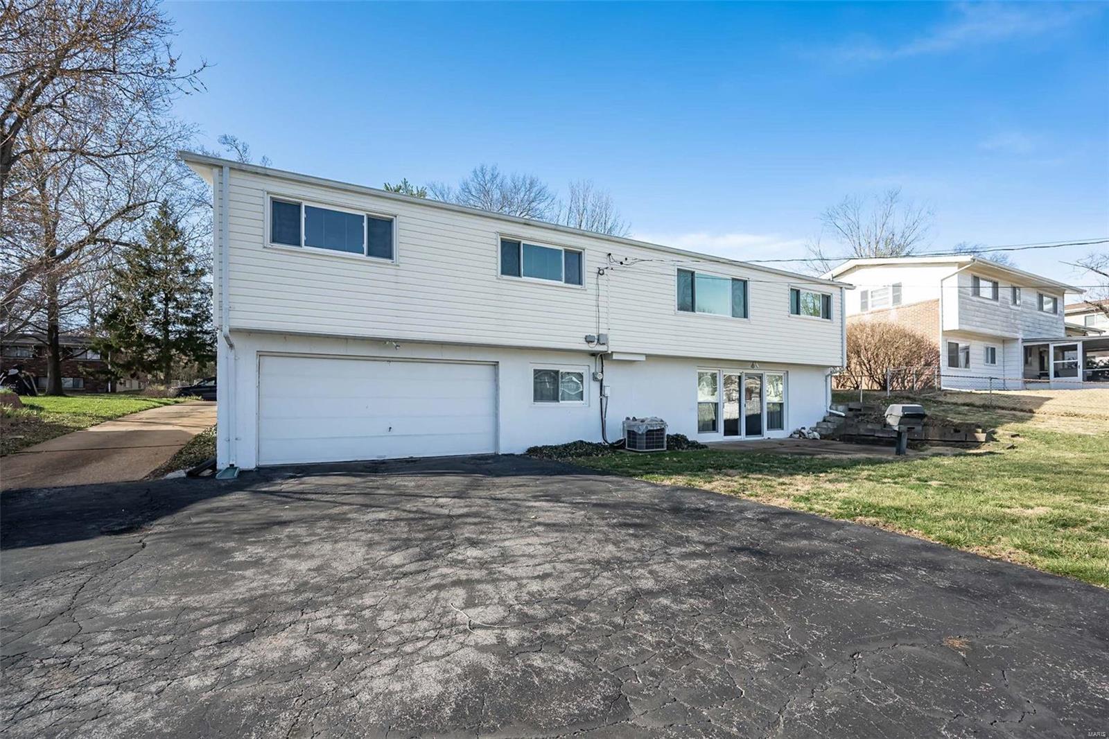 Unincorporated, Missouri 63011, United States, 3 Bedrooms Bedrooms, ,2 BathroomsBathrooms,Residential,Pending,90904