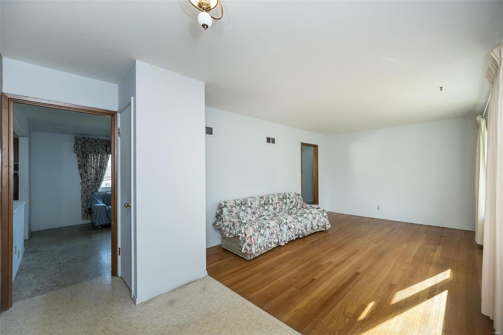 Unincorporated, Missouri 63011, United States, 3 Bedrooms Bedrooms, ,2 BathroomsBathrooms,Residential,Pending,90904