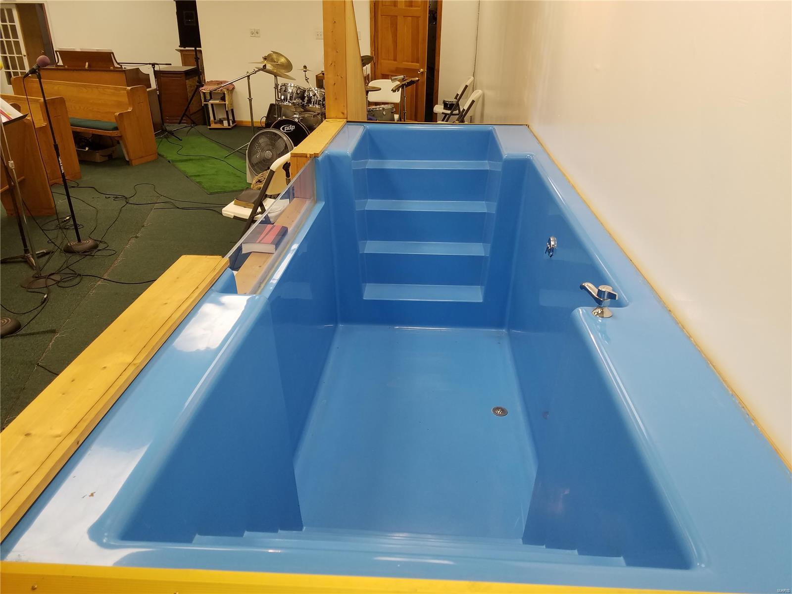 Kinloch Park - Commercial Sale