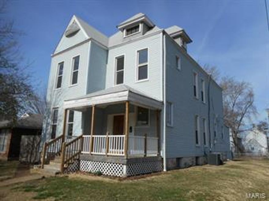 Huge 4 bedroom, 2 1/2 bath bath house on corner lot. Wood floors throughout, with pocket doors and some original moldings. Level lot with 1 car oversized garage and walkout basement. Conveniently located to amenities and public transportation.  For the first 20 days of the listing, offers to Purchase this property for use as a primary residence will take precedence over investor offers. The expiration date on this period is 4/20/15. SpecialListingConditions: Foreclosure