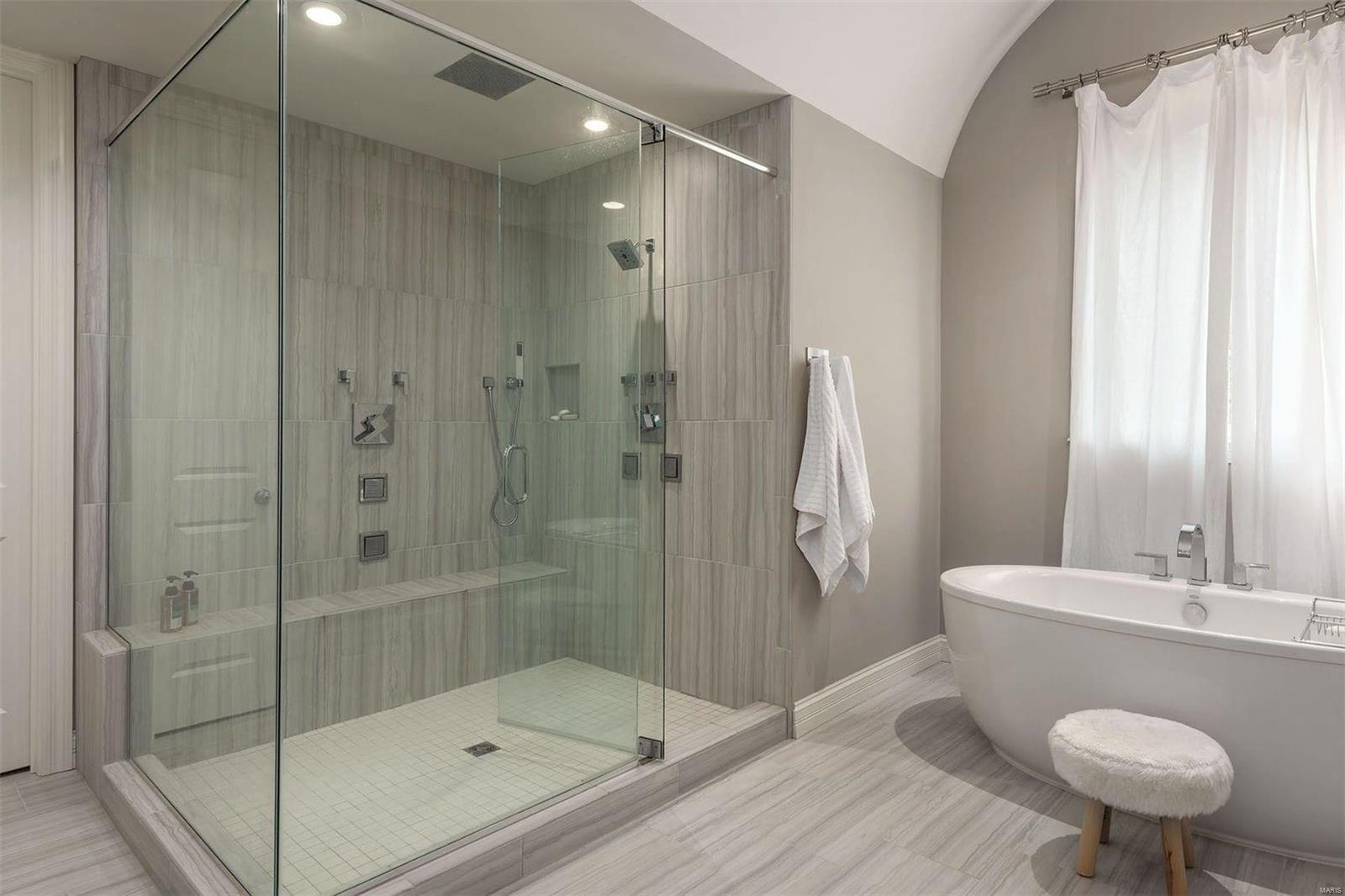 Enclave Bellerive Seven - Residential