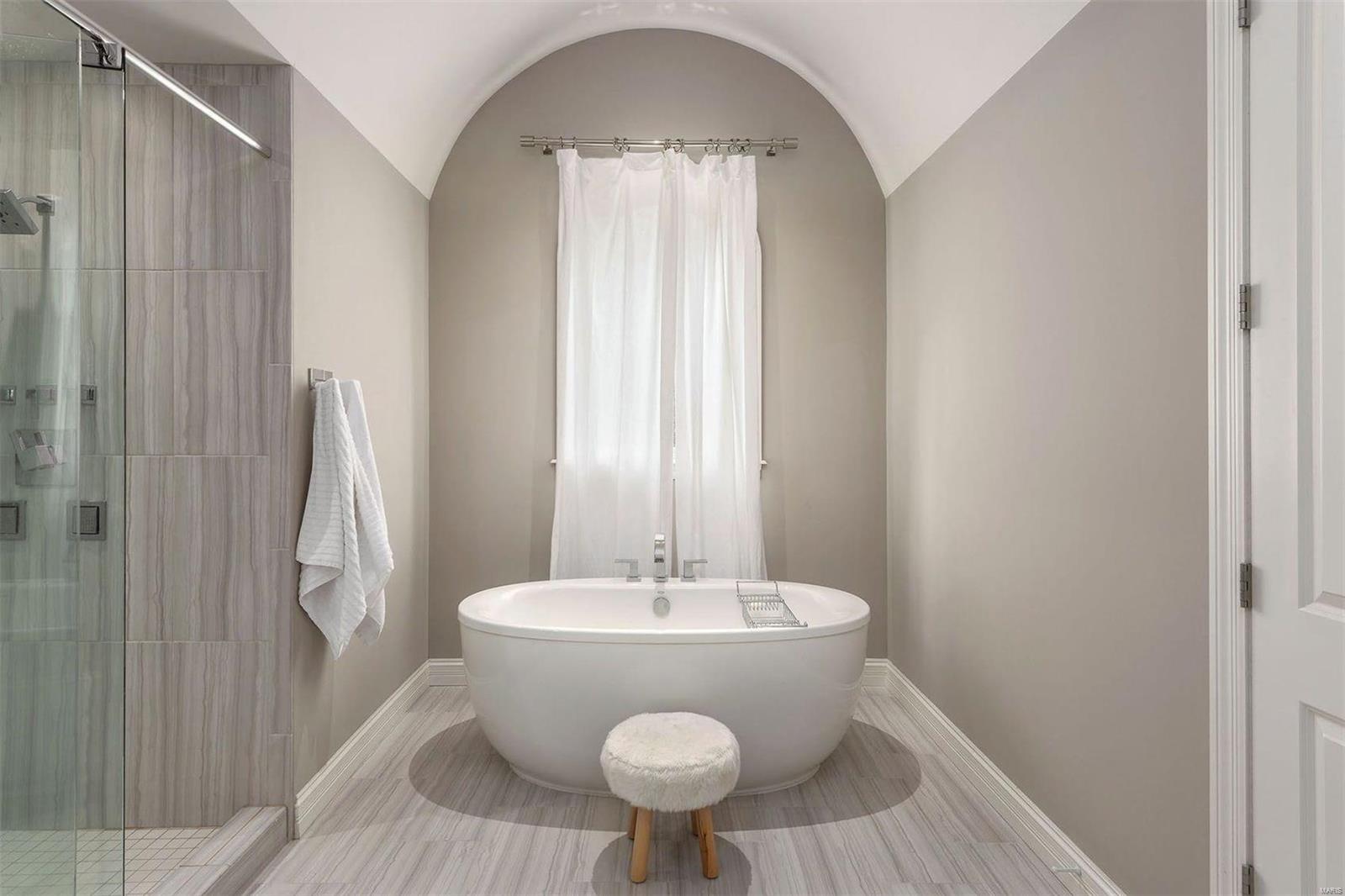 Enclave Bellerive Seven - Residential