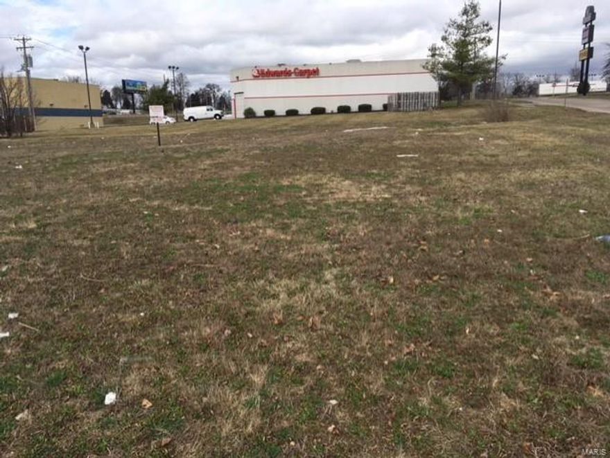 Land in

Saint Charles, Missouri Regency Plaza, Sam’s tire shop lots of other retail in this plaza.
This land is zone three the owner is not aware any deed restrictions special rules and regulations other than approval by the city for your business.

Ideal for a coffee shop, donut shop, smoothie shop, cleaners, etc.

Price to sell motivated seller also this land is available for lease as well. Great location. Location: City, High Traffic