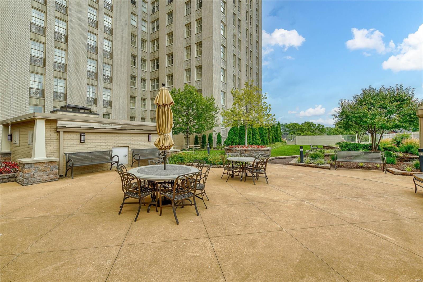 Park Plaza Residential Condo - Residential