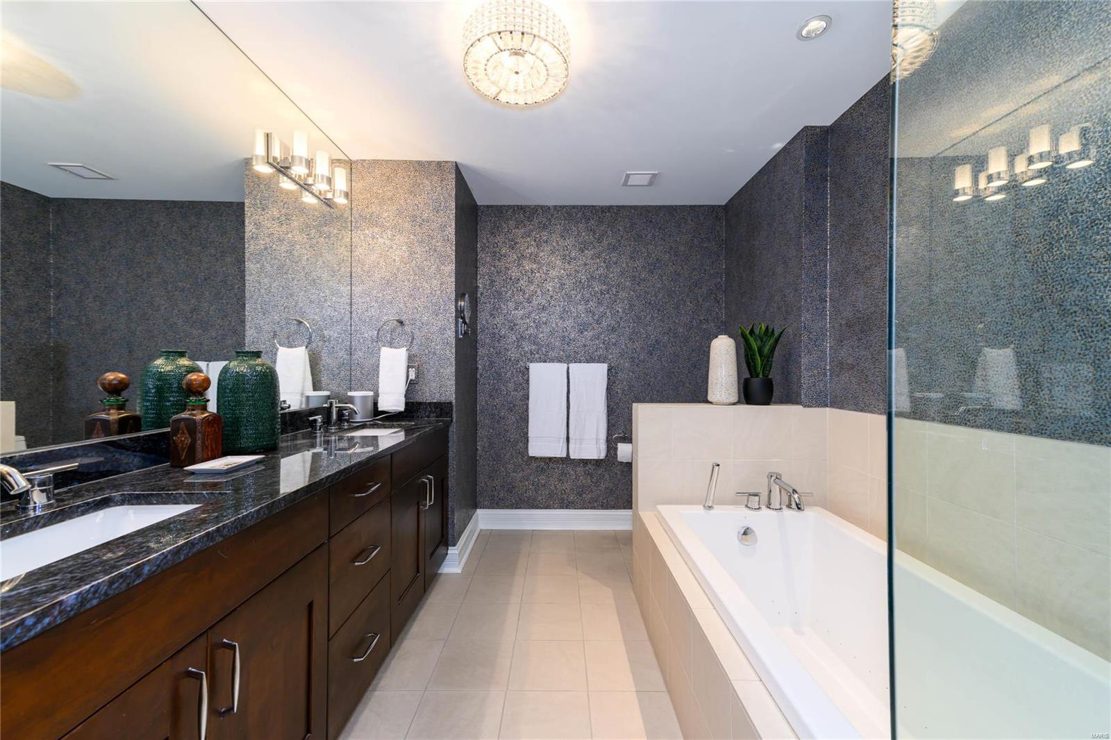 Park Plaza Residential Condo - Residential