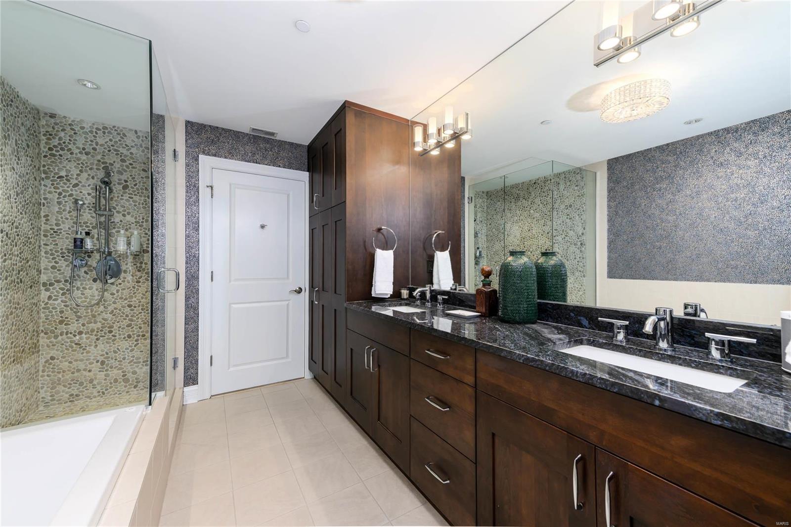 Park Plaza Residential Condo - Residential