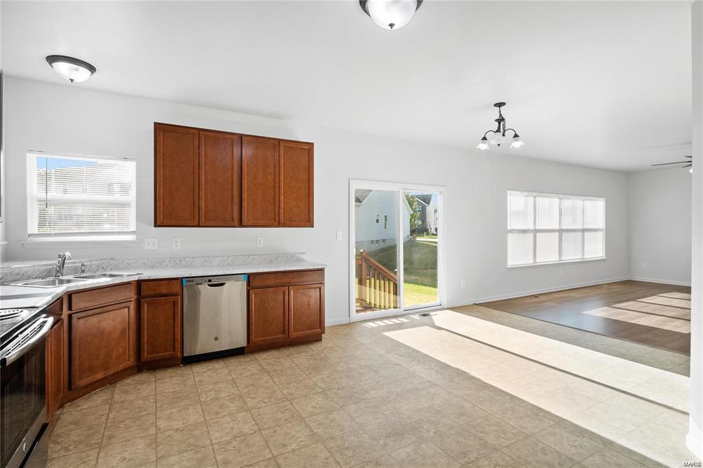 St Louis, Missouri 63146, United States, 4 Bedrooms Bedrooms, ,3 BathroomsBathrooms,Residential,Pending,19533