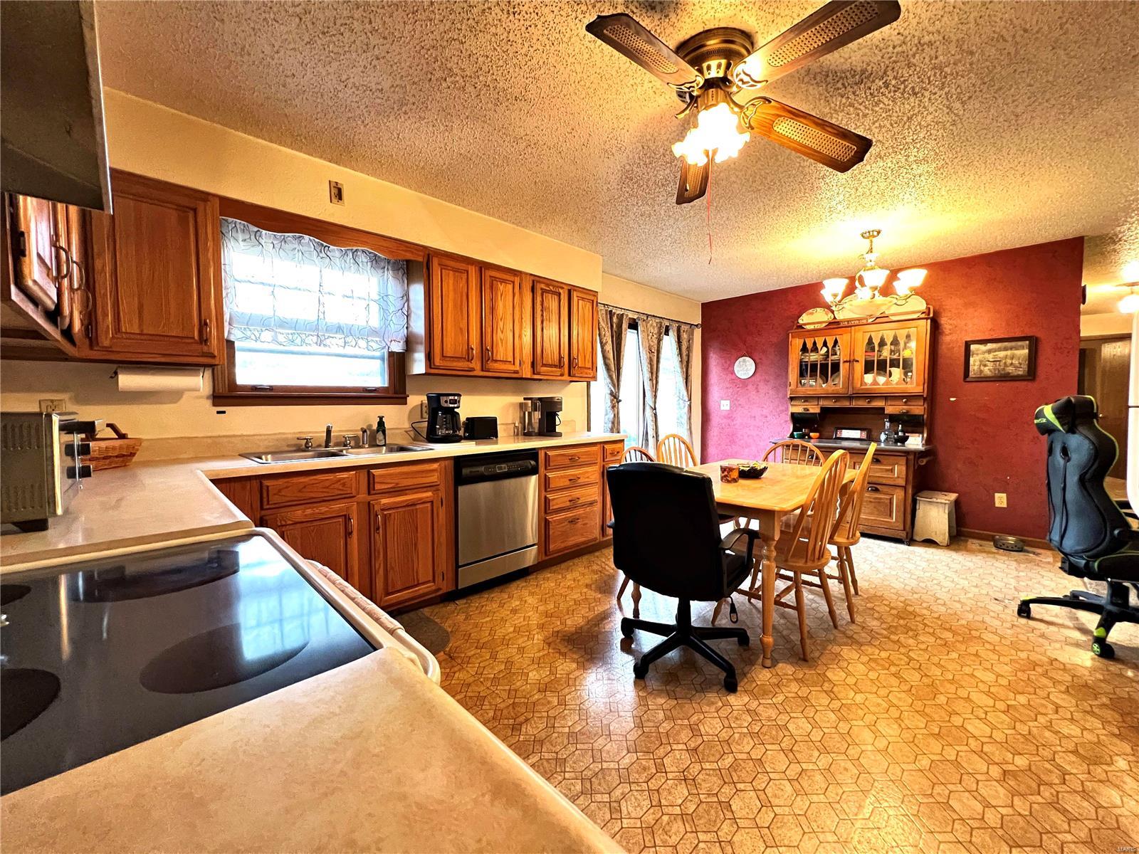 Quails Run Estate - Residential