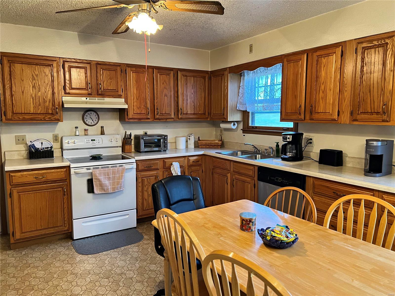 Quails Run Estate - Residential