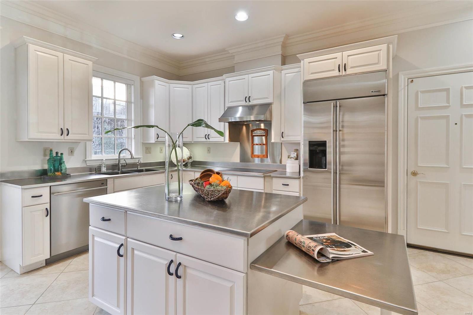 Shaw Place Condo - Residential