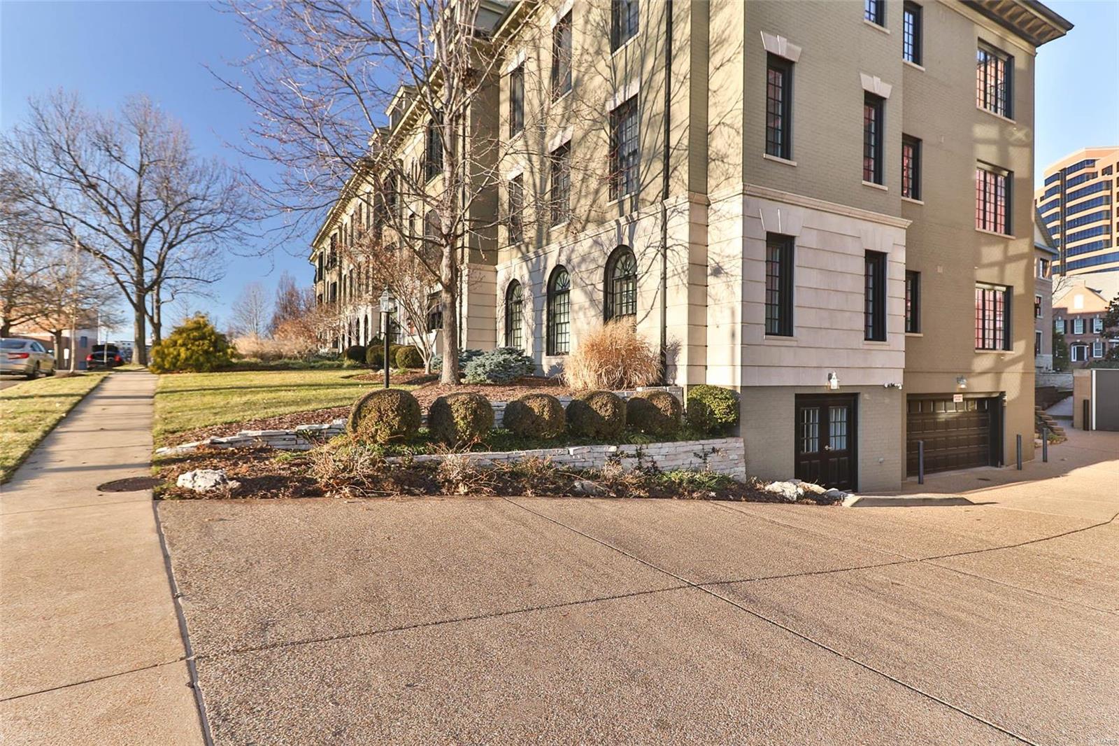 Shaw Place Condo - Residential