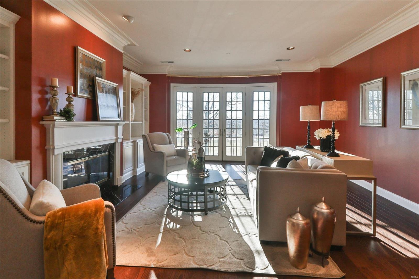 Shaw Place Condo - Residential