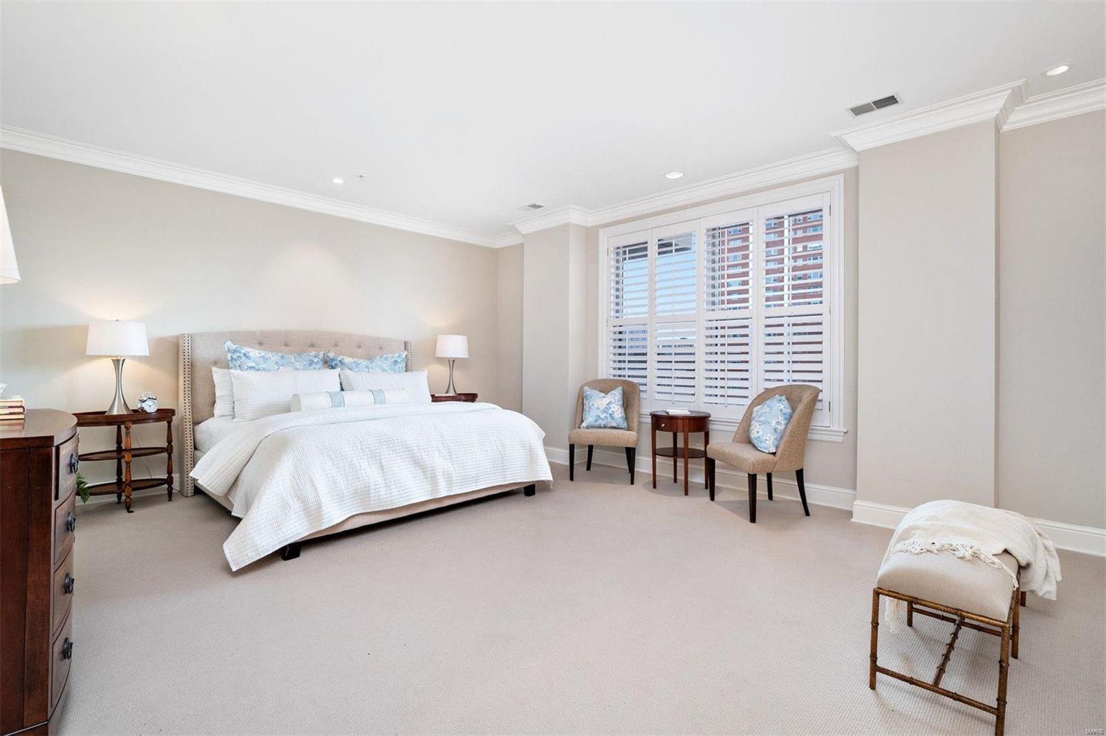 Residence At 800 S Hanley A Condo - Residential