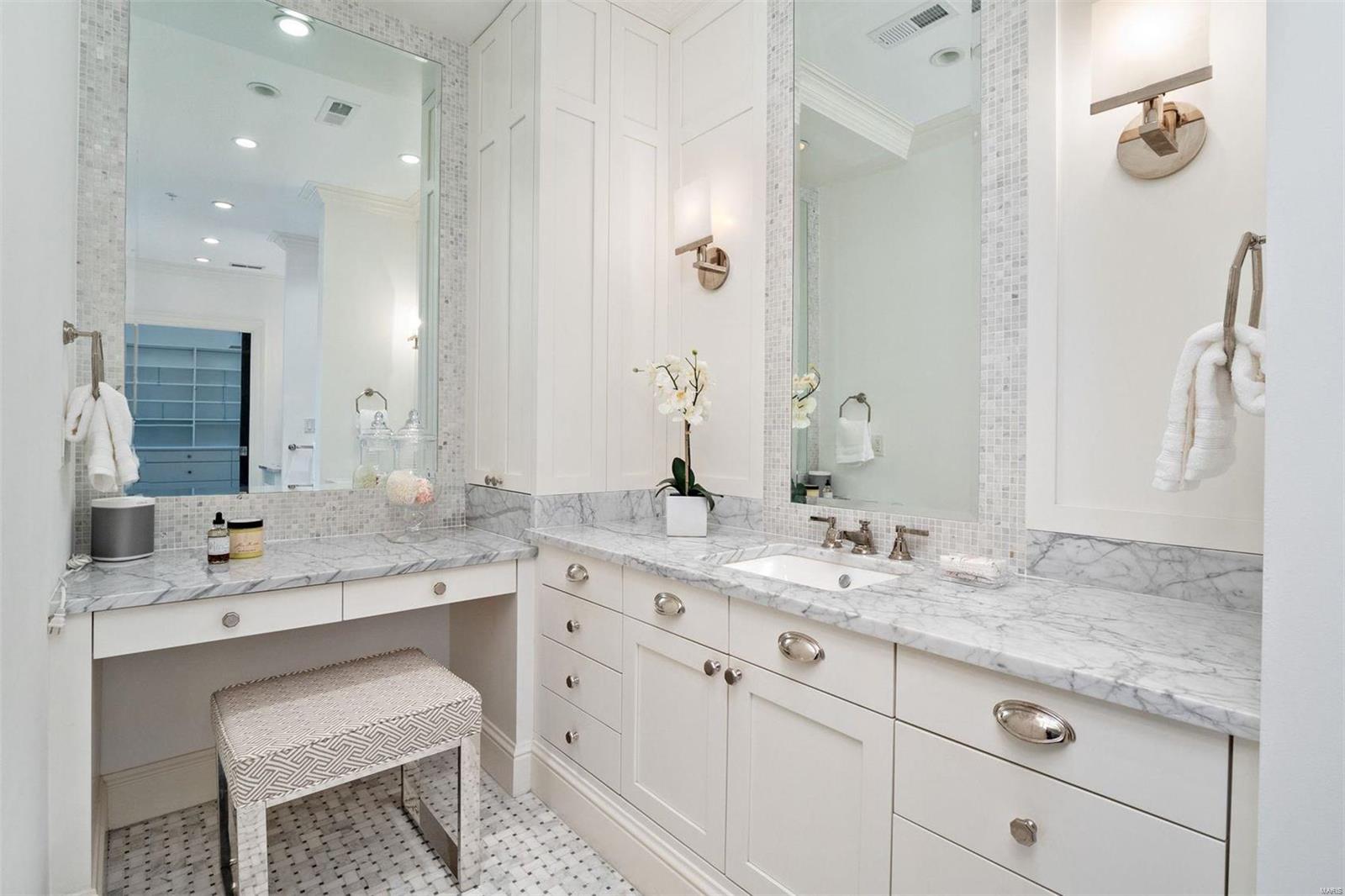 Residence At 800 S Hanley A Condo - Residential